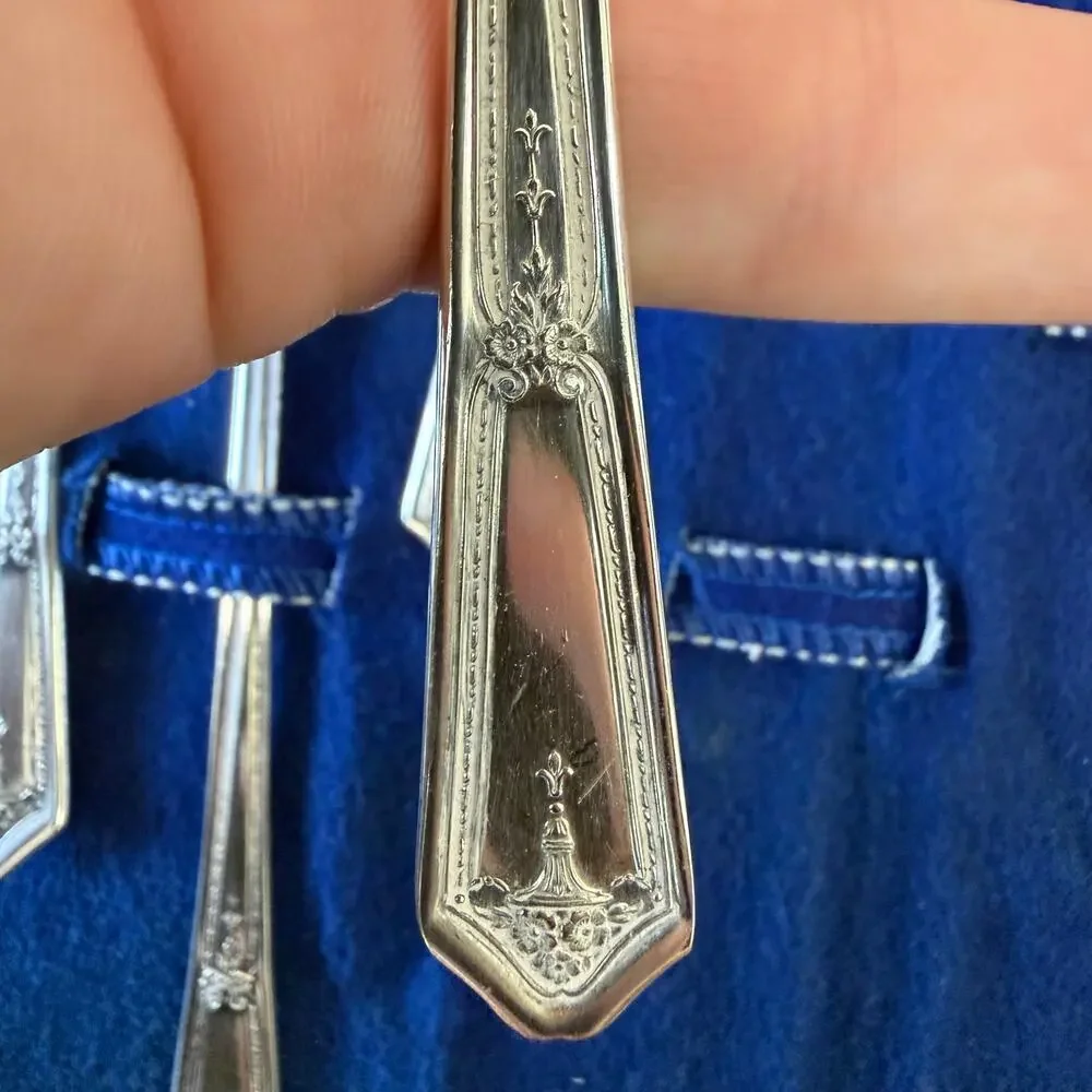 Vintage Silver Plated  Silverware Cutlery Flatware Set Bouquet Pattern- 26 Piece